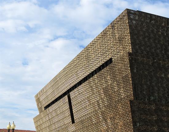 Le Musée National de l’Histoire et de la Culture Afro-américaine : une construction toute en symboles