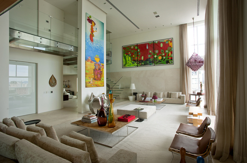 Bien immobilier : Malibu Duplex, luminosité et technologie s’entremêlent dans cet intérieur moderne.