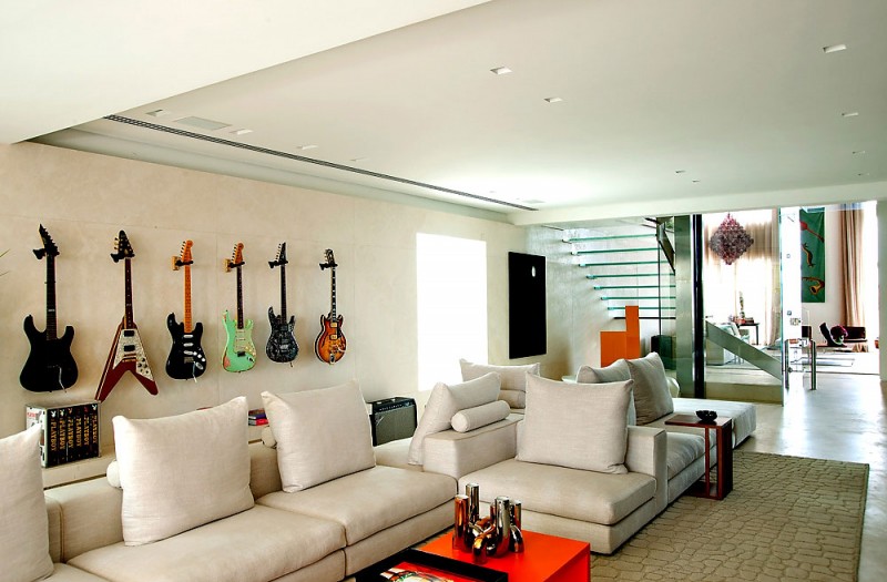 Bien immobilier : Malibu Duplex, luminosité et technologie s’entremêlent dans cet intérieur moderne.