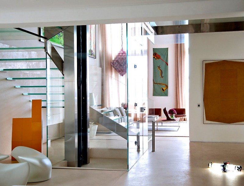 Bien immobilier : Malibu Duplex, luminosité et technologie s’entremêlent dans cet intérieur moderne.