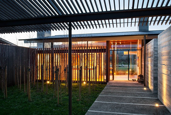 Bien immobilier : Un pavillon chaleureux en harmonie avec son environnement