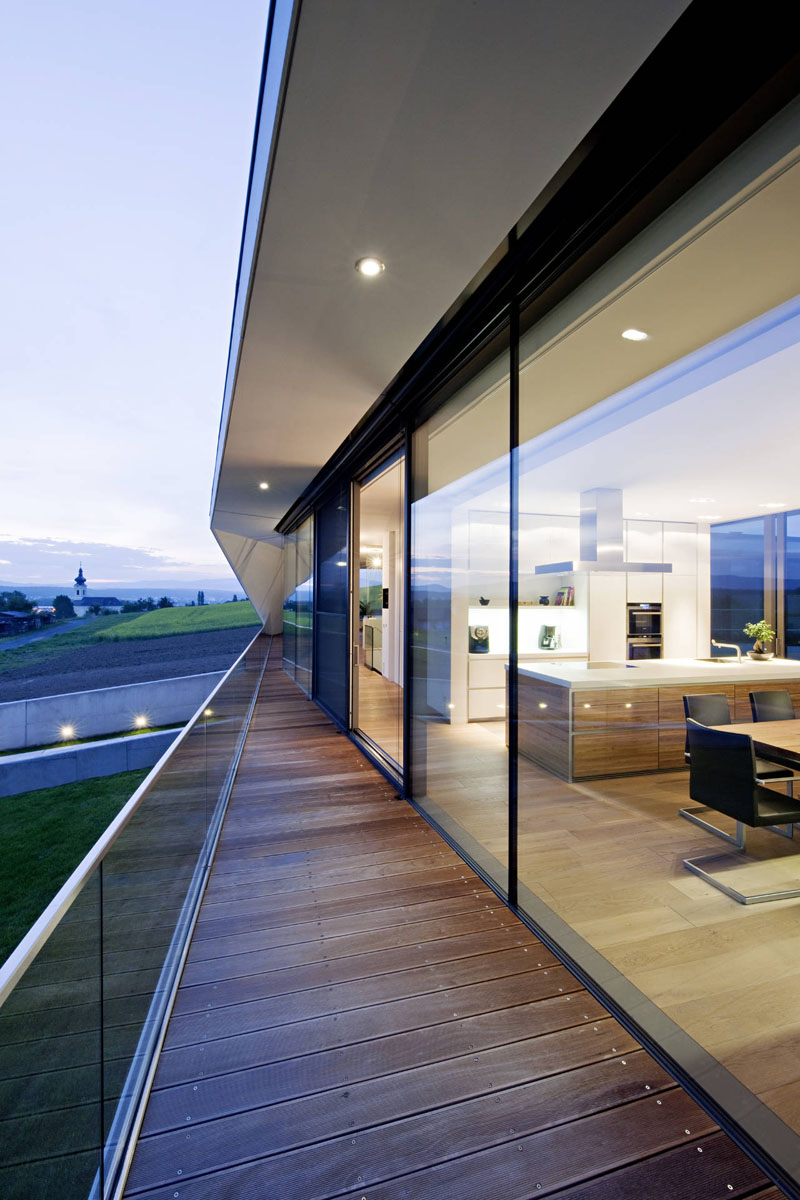 Bien Immobliler : L- House, maison de rêve dans un paysage rural