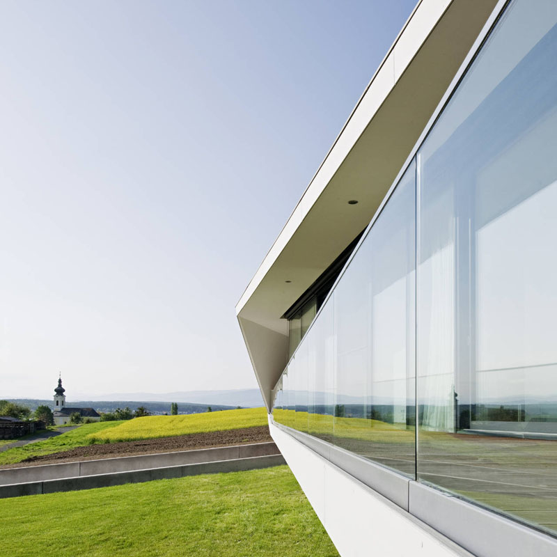 Bien Immobliler : L- House, maison de rêve dans un paysage rural