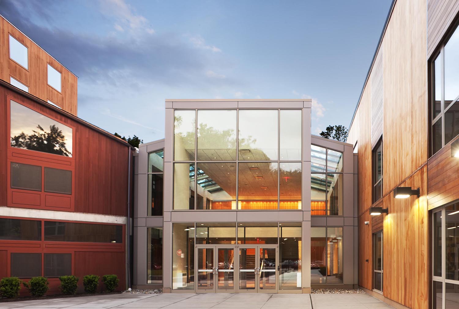 Portrait d'architecte Alexander Gorlin Temple Beth El